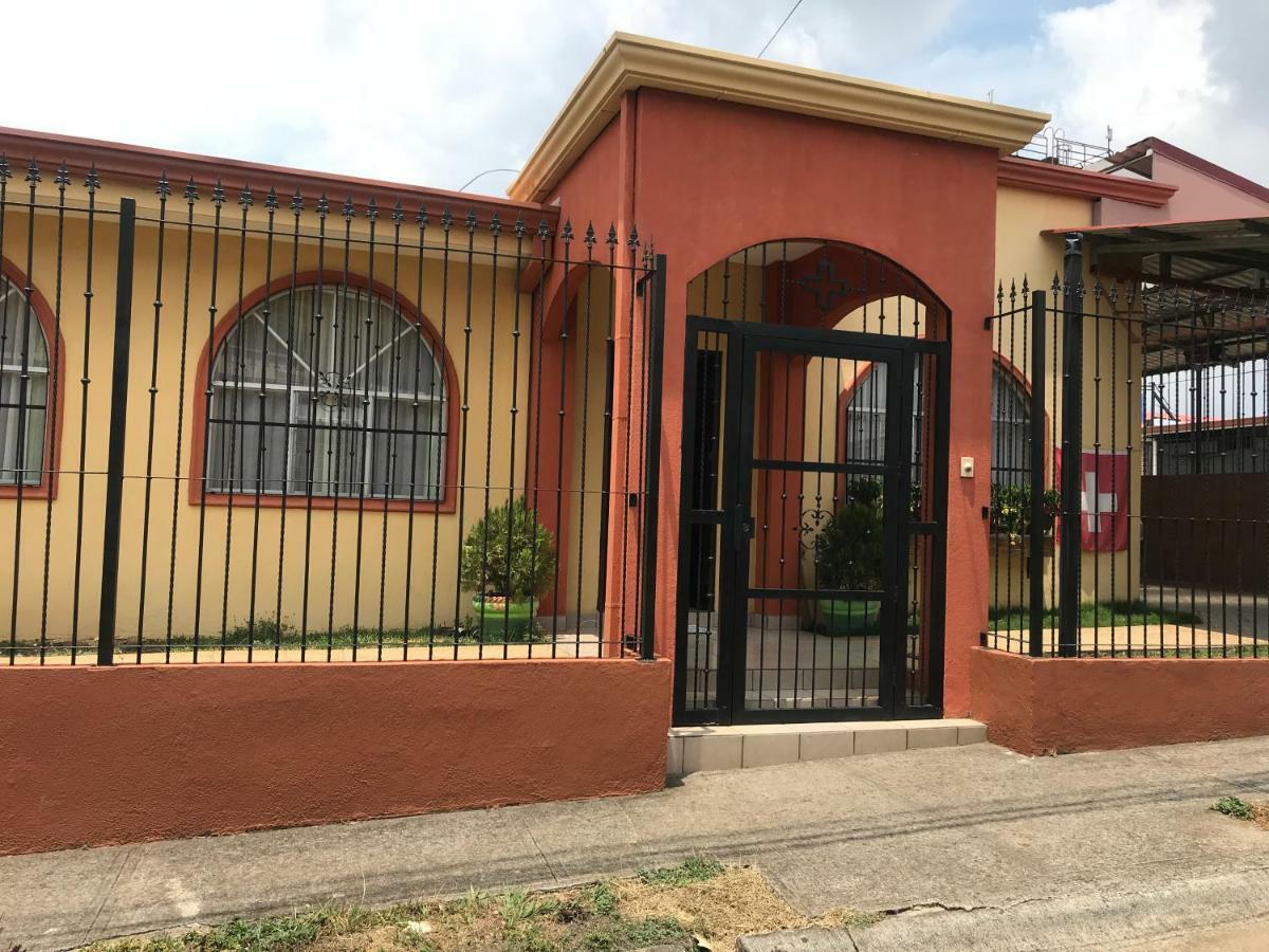 Casa Del Suizo Bed and breakfast Desamparados (Alajuela)